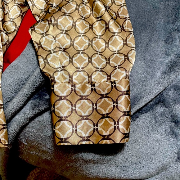 Beautiful button down dressy blouse multi color Gold, Black, plus size 26/28 - Picture 6 of 9